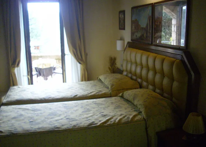 Chiara E Benedetta Degli Ulivi 4*